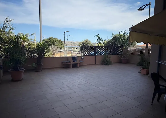 Beautiful Near The With Swimming Pool Appartement *