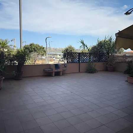 Beautiful Near The With Swimming Pool Apartmán *